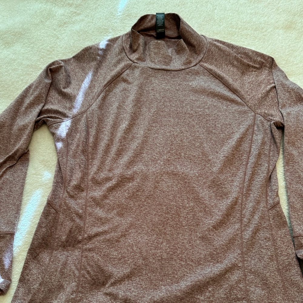 Ladies long sleeve mock neck athletic shirt. Size large. Like new condition